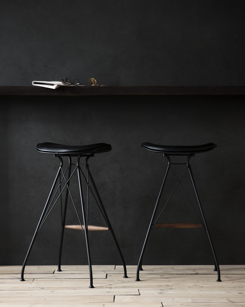 8 Black Bar Stools That Will Add Luxury To Any Décor