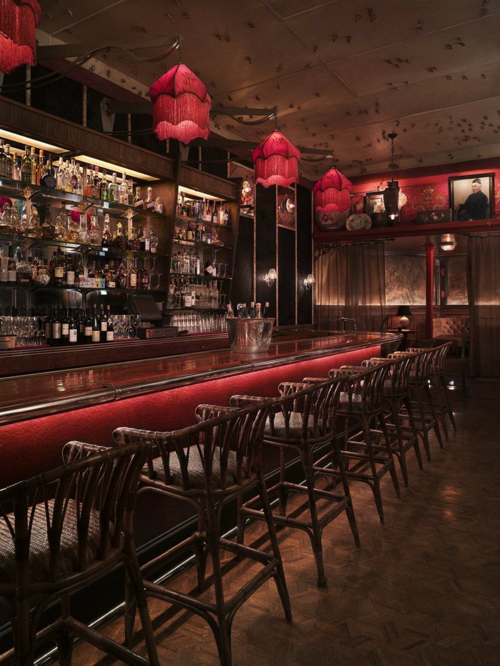 Los Angeles Best Bars To Bring Yours Friend For A Drink